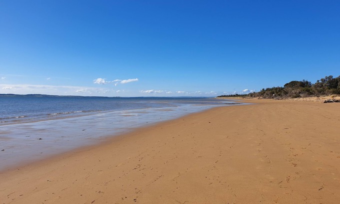 Cowes House | Cove Holiday House, quiet, near golf club & beach