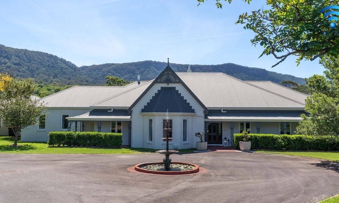 Wongawilli House | Cowley House - Luxury oasis