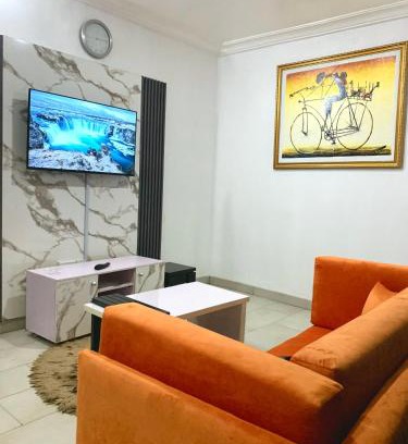 Ikeja Apartment | Cozy 1-BDR - Free Wi-Fi & Mins DRV to Airport