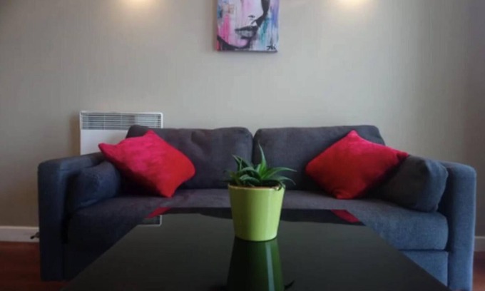 Sheffield Apartment | Cozy 1-Bed Flat near Sheffield Food Festival – Sleeps 5, May Dates Available