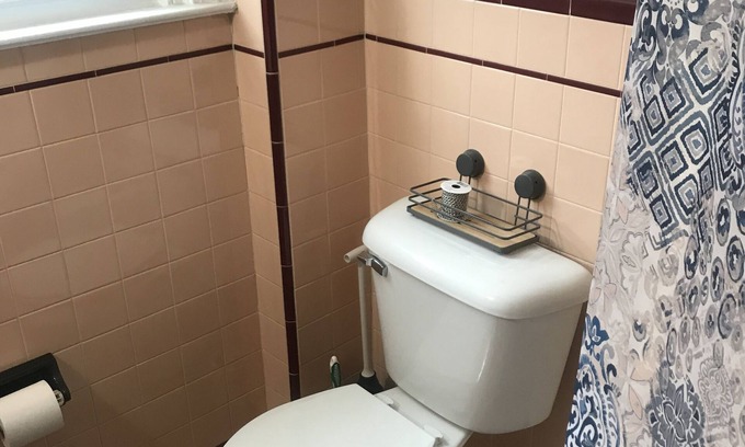 Delair Apartment | Cozy 1-bedroom apartment in Philadelphia - Off street parking & in building W/D