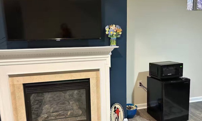 Washington Apartment | Cozy 1-bedroom apartment with AC, WiFi in enjoyable Washington