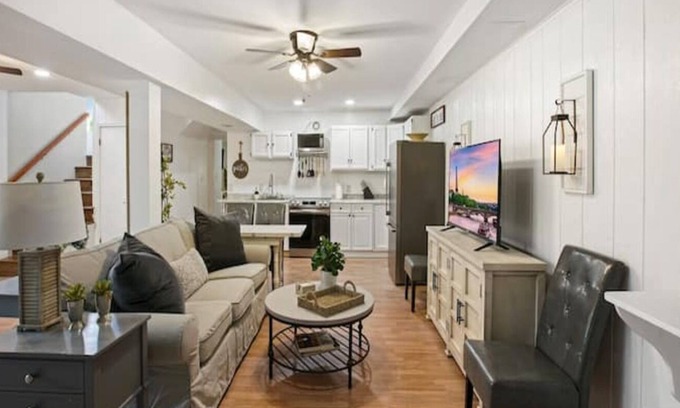 Manassas House | Cozy 1 bedroom apartment