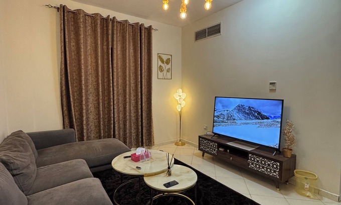 Al Sharq Apartment | Cozy 1-bedroom apartment in lovely Sharjah with WiFi, AC
