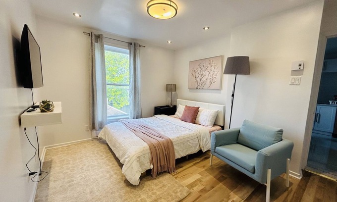 Grimsby Apartment | Cozy 1-Bedroom Apartment in the Heart of Grimsby