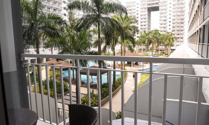 Tambo Condo | Cozy 1-bedroom condo in Pasay 5 mins Minimum walk to SM Mall of Asia