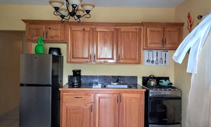 St. Peters Cottage | Cozy 1-Bedroom Cottage with Peaceful Garden Patio