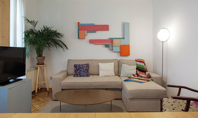 Guindalera Apartment | Cozy 1 Bedroom Flat with Balcony, 2 mints to Metro