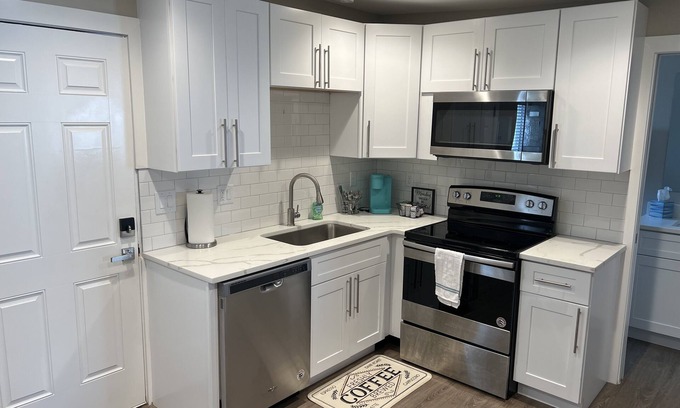 Brighton Apartment | Cozy 1 bedroom in the heart of Brighton