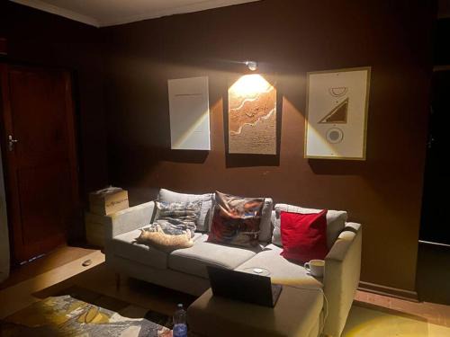Fort Beaufort Apartment | Cozy 1-night stop Old cottage