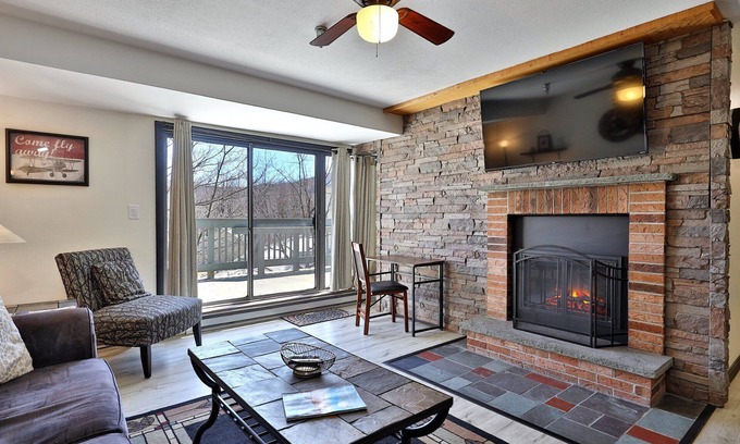 Killington Condo | Cozy 1BR/1BA Mt Green Condo with Amenities and Discounted Ski Rentals. Shuttle.