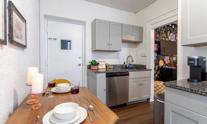 Bloomfield Apartment | Cozy 1BR Near Hospitals & Park