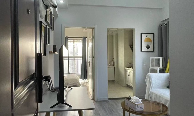 Huainan Apartment | Cozy 1BR Wanda Plaza Elevator Bath