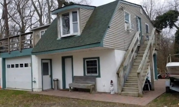 Green Creek Apartment | COZY 2 BEDROOM 2ND FL. APARTMENT CLOSE TO THE WILDWOODS.