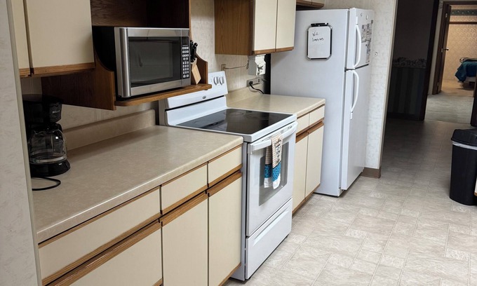 Redfield Apartment | Cozy 2-bedroom apartment in peaceful Redfield with WiFi