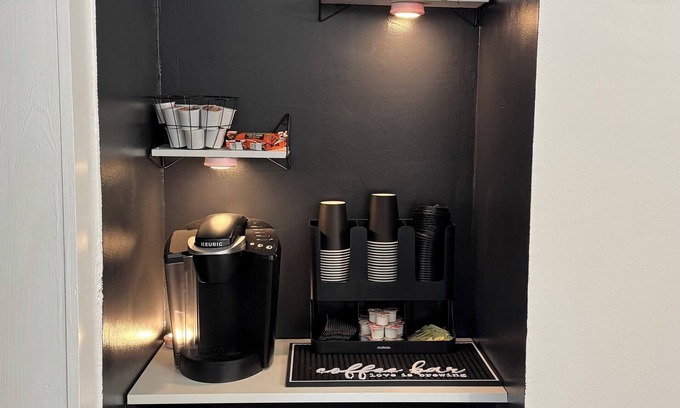 Ashland Apartment | Cozy 2-bedroom apartment in awesome Ashland with WiFi, AC