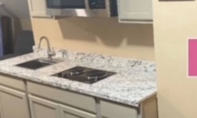 Springfield Apartment | Cozy 2-bedroom apt with WiFi, AC, and cable in Springfield, MA, near all college