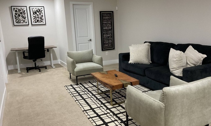 Waldorf Apartment | Cozy 2-bedroom basement apartment in White Plains with private entrance