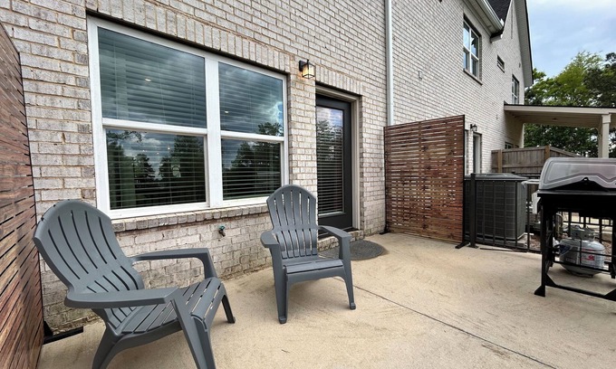 Opelika Condo | Cozy 2-bedroom condo in adorable Opelika - close to Auburn University