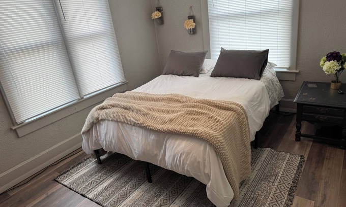 Plymouth Apartment | Cozy 2 Bedroom, with a Queen Bed in each, fire place, vanity, dresser, &two tv’s