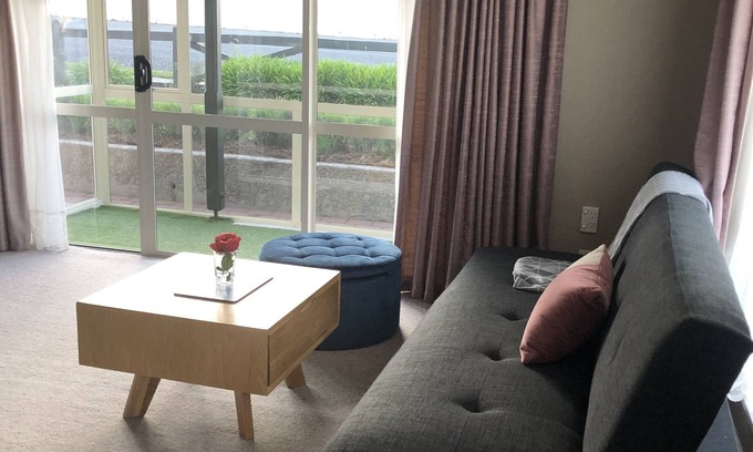 Oamaru House | Cozy 2 Bedrooms Lavender Garden House at Oamaru, sweet as home!