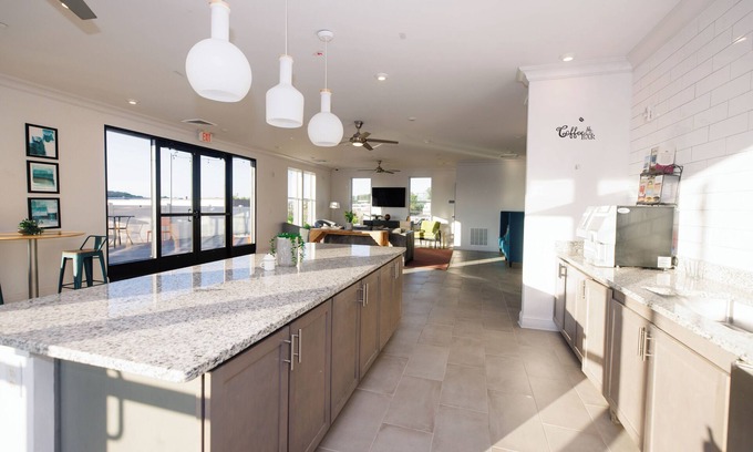 Shockoe Bottom Apartment | Cozy 2BR/2BA minutes from major interstate centrally located downtown Richmond.