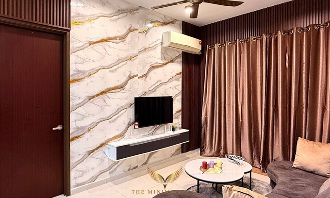Central District Condo | Cozy 2BR Suite @ Country Garden Danga Bay | Near CIQ WiFi Netflix Seafront