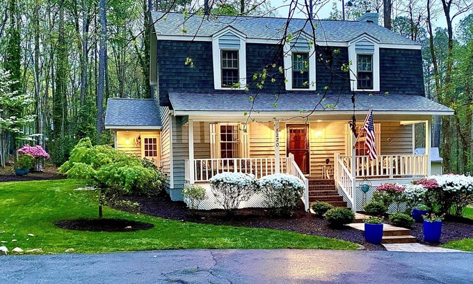 Northwest Raleigh House | Cozy 3 Bedroom 2.5 Bath on Private 1 Acre Wooded Lot