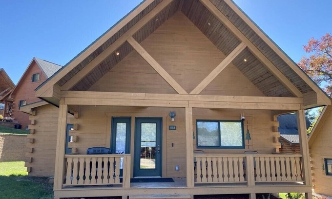 Warrens Cabin | Cozy 3 bedroom/2 bath cabin near 3 Bears Resort and Jellystone Park-Warrens, WI