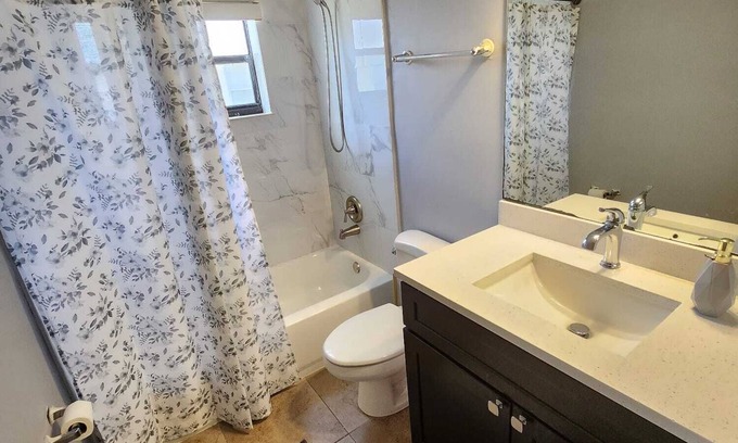 Coral Springs Condo | Cozy 3-bedroom condo in fabulous Coral Springs with WiFi, AC