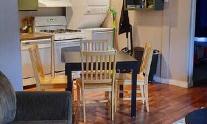 La Grande Condo | Cozy 3 bedroom private apartment near downtown