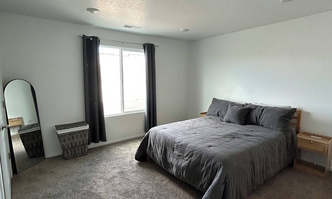 Saratoga Springs House | Cozy 3-bedroom townhome in peaceful Saratoga Springs.