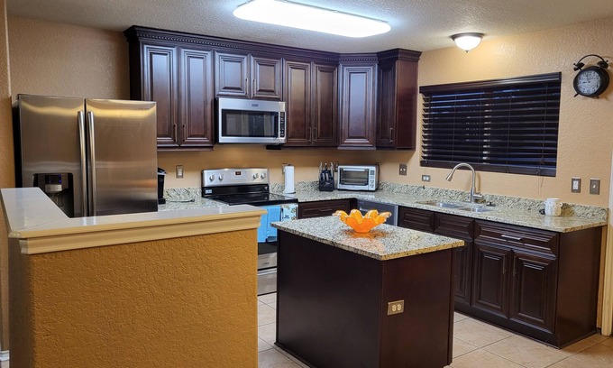 San Antonio House | Cozy: 3 bedrooms one story house.