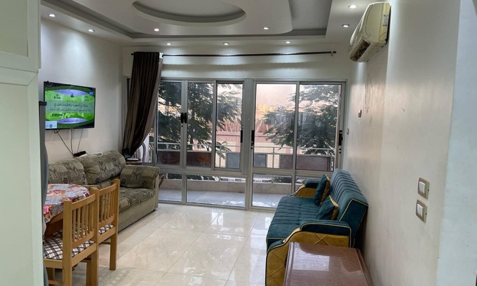 Al-Muntazah Apartment | Cozy 3 room apartment in Almaamoura Beach