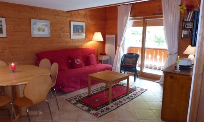 Meribel Village Apartment | Cozy 3-Room Apartment for 6 in Méribel Village, Close to Slopes & Shops