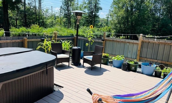 Monticello House | Cozy 3BR 2BA Cottage - Your Perfect Catskills Family Getaway!