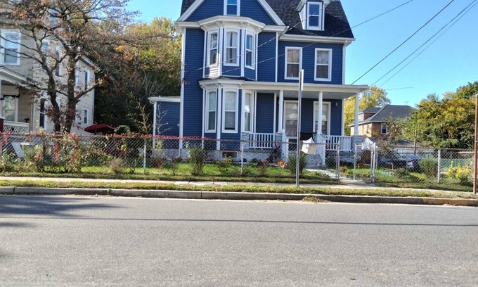 Penns Grove House | Cozy 4 bedroom house 25 minutes from PHL Airport come stay with us.