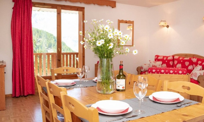 Puy-Saint-Vincent Apartment | Cozy 4-room apartment with balconies, parking included, Puy-Saint-Vincent
