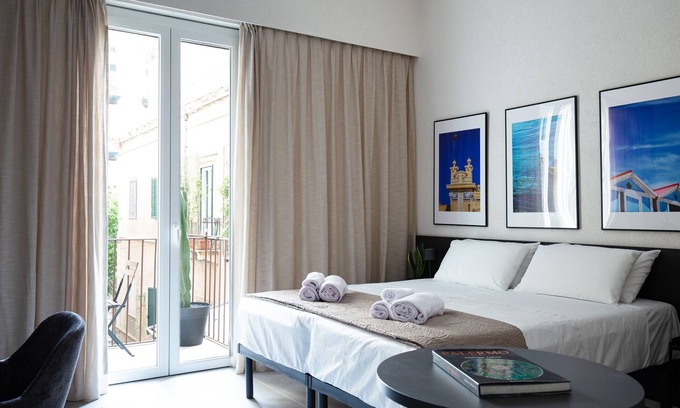 Ruggero Settimo Apartment | Cozy accommodation in the center of Palermo within walking distance of Via Libertà.