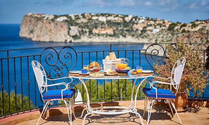 Port d'Andraitx Apartment | Cozy accommodation on Mallorca with private terrace and sea views (Villa PEKA)