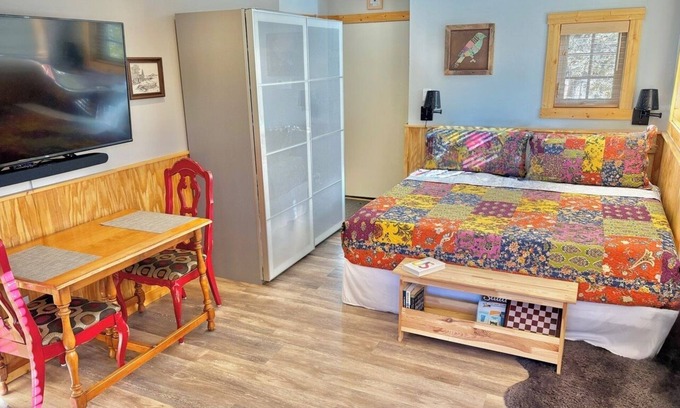 Garfield Cabin | Cozy and Affordable- minutes to Monarch