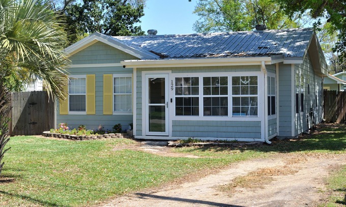 Long Beach House | Cozy and beautiful 2 bedroom, 2 bath beach cottage 0.2 miles from the beach!