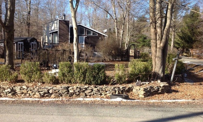 Tobyhanna House | Cozy and Charming Chalet! Close to Hiking Trails and Ski Areas!
