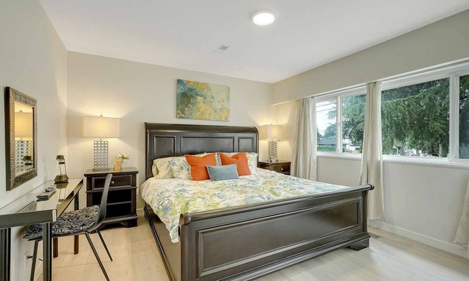 Surrey House | Cozy and convenient property perfect for family