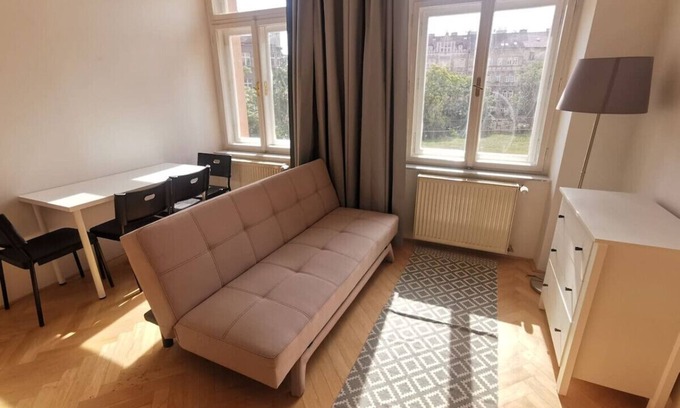 Vrsovice Apartment | Cozy and simple well located studio