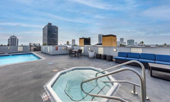 Miracle Mile Apartment | Cozy and Stylish Unit
