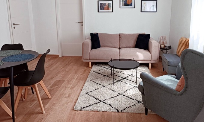 Illkirch-Graffenstaden Apartment | Cozy apartment in a quiet house and free parking