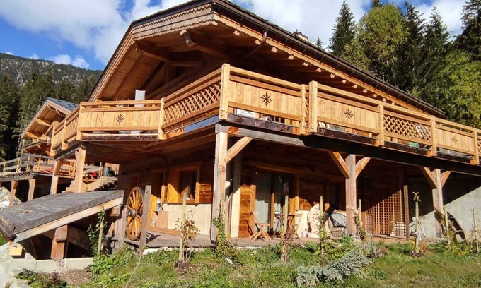 Pralognan-la-Vanoise House | Cozy apartment, in a quiet chalet,