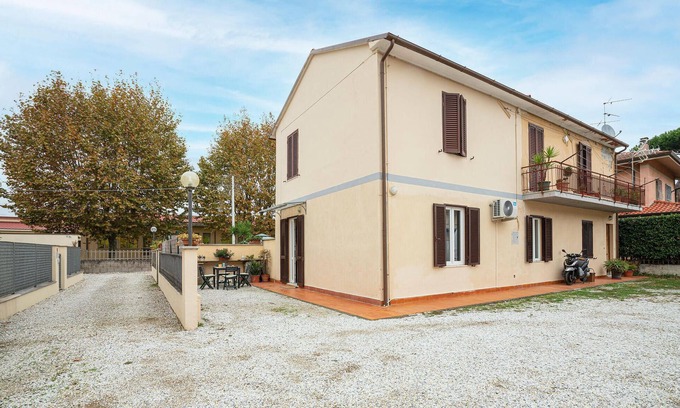 Lido di Camaiore Apartment | Cozy apartment in Lido di Camaiore -LU-