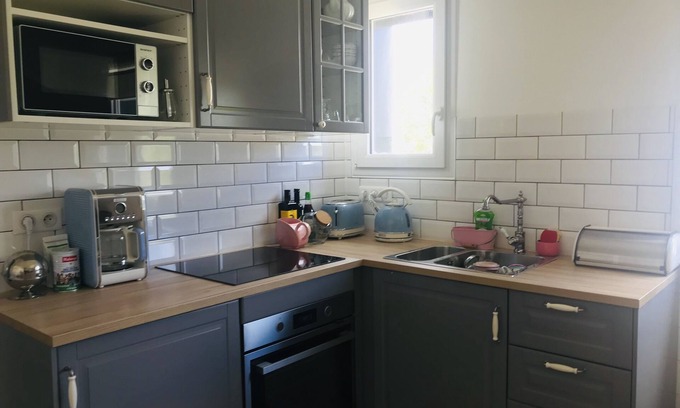Plomeur Apartment | Cozy Apartment "Céline et Juliette"